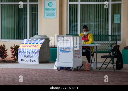 Pompano Beach, Floride, États-Unis. 7 octobre 2024. En Floride, tout électeur inscrit peut demander à obtenir un bulletin de vote par la poste. Banque D'Images