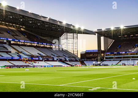 Vue au sol à l'intérieur du stade lors du match Aston Villa FC - Bologna FC 1909 UEFA Champions League Round 1 à Villa Park, Birmingham, Angleterre, Royaume-Uni le 22 octobre 2024 crédit : Every second Media/Alamy Live News Banque D'Images