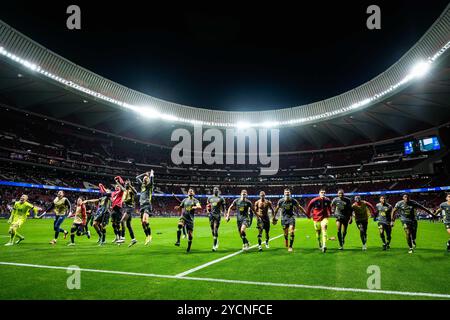 Madrid, Espagne. 23 octobre 2024. Les joueurs de Lille célèbrent la victoire lors du match de football MD3 de l'UEFA Champions League, League phase MD3 entre l'Atletico de Madrid et le LOSC Lille le 23 octobre 2024 au stade Riyadh Air Metropolitano de Madrid, Espagne - photo Matthieu Mirville/DPPI crédit : DPPI Media/Alamy Live News Banque D'Images