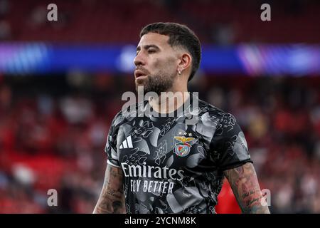 Lisbonne, Portugal . 23 octobre 2024. Lisbonne, Portugal, 23 octobre 2024 : Nicolas Otamendi (30 SL Benfica) en action s'échauffement lors du match de football de l'UEFA Champions League opposant SL Benfica vs Feyenoord à l'Estadio da Luz, Lisbonne le 23 octobre 2024 (João Bravo /SPP) crédit : SPP Sport Press photo. /Alamy Live News Banque D'Images