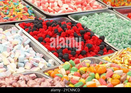 Collection de bonbons gummi colorés at market Banque D'Images