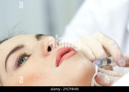 Woman Having Botox Traitement Au Beauty Clinic Banque D'Images