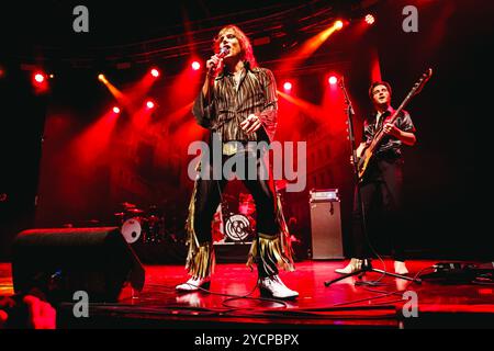 Milan, les Struts se produisent en concert lors du Grand Union Tour à fabrique. Sur la photo : Luke Spiller Banque D'Images