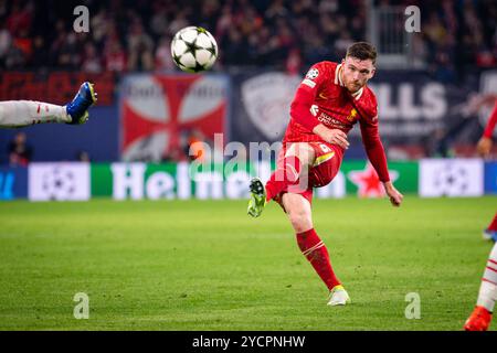 Leipzig, Allemagne. 23 octobre 2024. Andrew Robertson (26) de Liverpool vu lors du match de Ligue des champions de l'UEFA entre le RB Leipzig et Liverpool au Red Bull Arena de Leipzig. Crédit : Gonzales photo/Alamy Live News Banque D'Images