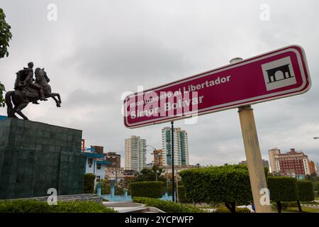 Le monument équestre Simon Bolivar à Avenida de los Presidentes, la Habana (la Havane), Cuba Banque D'Images