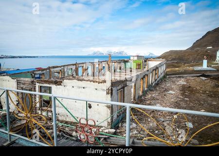 Bâtiments détruits à Barentsburg, ville russe de Svalbard Banque D'Images