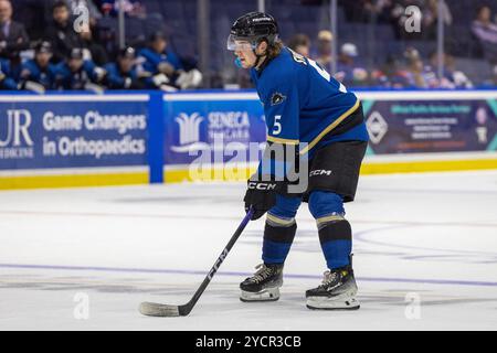 Rochester, New York, États-Unis. 23 octobre 2024. Le défenseur des monstres de Cleveland Stanislav Svozil (5) patine dans un match contre les Américains de Rochester. Les Américains de Rochester ont accueilli les sénateurs de Belleville dans un match de la Ligue américaine de hockey au Blue Cross Arena de Rochester, New York. (Jonathan Tenca/CSM). Crédit : csm/Alamy Live News Banque D'Images