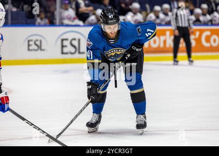 Rochester, New York, États-Unis. 23 octobre 2024. L'attaquant des monstres de Cleveland Hunter McKown (41) patine dans un match contre les Américains de Rochester. Les Américains de Rochester ont accueilli les sénateurs de Belleville dans un match de la Ligue américaine de hockey au Blue Cross Arena de Rochester, New York. (Jonathan Tenca/CSM). Crédit : csm/Alamy Live News Banque D'Images