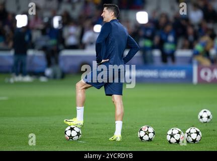 Barcelone, Espagne. 23 octobre 2024. Football : Ligue des Champions, FC Barcelone - Bayern Munich, ronde préliminaire, journée 3 à Estadi Olimpic Lluis Companys. Robert Lewandowski de Barcelone se réchauffe. Crédit : Sven Hoppe/dpa/Alamy Live News Banque D'Images