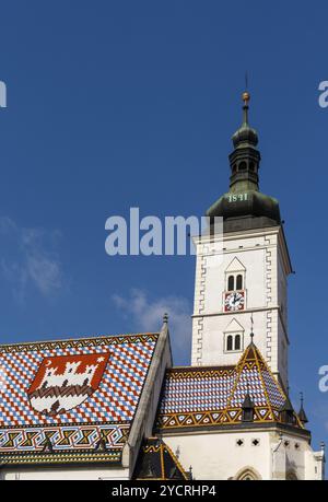 Zagreb, Croatie, 11 octobre 2022 : gros plan vertical de l'église Saint Marc dans le vieux Zagreb, Europe Banque D'Images