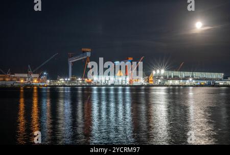 Kiel, Allemagne, 17.09.2024 Port de Kiel, les chantiers navals ThyssenKrupp et allemands avec sous-marin allemand amarré. Banque D'Images