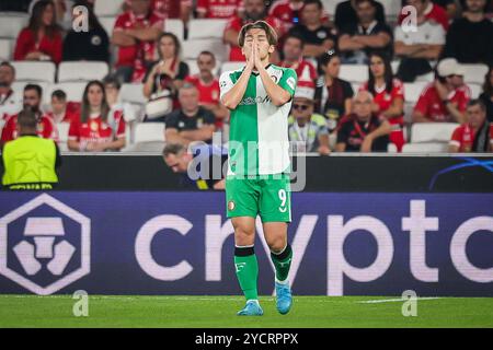 Ayase UEDA de Feyenoord célèbre son but lors du match MD3 de l'UEFA Champions League, League phase entre SL Benfica et Feyenoord Rotterdam le 23 octobre 2024 à l'Estadio da Luz à Lisbonne, Portugal Banque D'Images