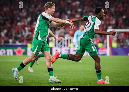 Antoni MILAMBO de Feyenoord célèbre son but avec Gijs SMAL de Feyenoord lors du match de football MD3 de l'UEFA Champions League, League phase MD3 entre SL Benfica et Feyenoord Rotterdam le 23 octobre 2024 à l'Estadio da Luz à Lisbonne, Portugal Banque D'Images