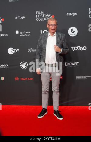 Cologne, Allemagne. 23 octobre 2024. Guenther Jauch, présentateur de télévision allemand, est vu sur le tapis rouge du photocall pour ''total normal - Hape Kerkeling'' au film Palast de Cologne, Allemagne, le 23 octobre 2024, pendant le Festival du film de Cologne. (Photo de Ying Tang/NurPhoto)0 crédit : NurPhoto SRL/Alamy Live News Banque D'Images