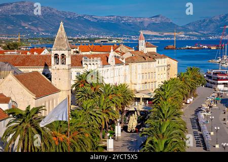 Ville de l'UNESCO de Trogir vue front de mer Banque D'Images