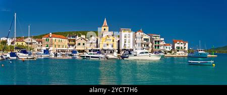 Ville de Pirovac vue panoramique, Dalmatie, Croatie Banque D'Images