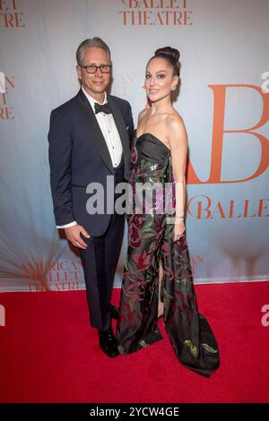 New York, États-Unis. 23 octobre 2024. NEW YORK, NEW YORK - 23 OCTOBRE : Dimitri Drone et Krystn Hammond assistent au gala d'automne du American Ballet Theatre au David H. Koch Theater au Lincoln Center le 23 octobre 2024 à New York. (Photo de Ron Adar/SOPA images/SIPA USA) crédit : SIPA USA/Alamy Live News Banque D'Images