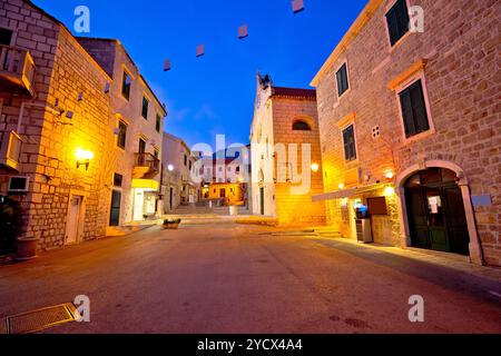 Street de Bol, sur l''île de Brac soir voir Banque D'Images