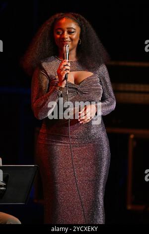 Fort Lauderdale, Floride, États-Unis. 23 octobre 2024. Samara Joy se produit au Parker le 23 octobre 2024 à Fort Lauderdale en Floride. Crédit : Mpi04/Media Punch/Alamy Live News Banque D'Images