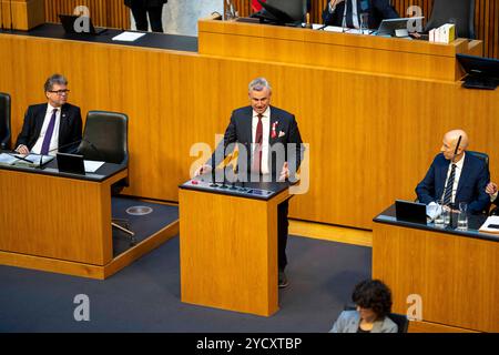 Vienne, Vienne, AUTRICHE. 24 octobre 2024. NORBERT HOFER, du parti FPOE, s’exprimant avant l’élection des 1er, 2e et 3e présidents du Conseil national lors de la réunion constitutive du Conseil national nouvellement élu au Parlement autrichien. (Crédit image : © Andreas Stroh/ZUMA Press Wire) USAGE ÉDITORIAL SEULEMENT! Non destiné à UN USAGE commercial ! Banque D'Images