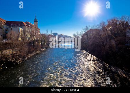 Graz et rivière Mur coast sunset view, région d'Autriche Styrie Banque D'Images