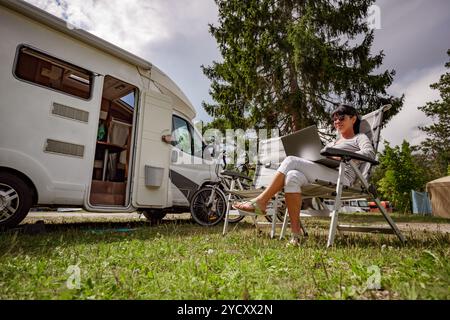 Voyage de vacances en famille, voyage de vacances en camping-car RV Banque D'Images