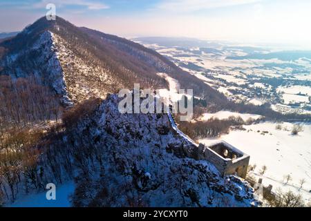 Kalnik hiver montagne vue aérienne Banque D'Images