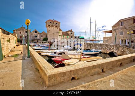Kastel Gomilica vieille ville sur la mer près de Split Banque D'Images