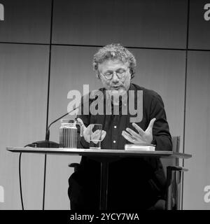 Ingo Schulze BEI der Lesung von Zu Gast im Westen in der Akademie der Künste, Berlin, Pariser Platz *** Ingo Schulze à la lecture de Zu Gast im Westen à l'Akademie der Künste, Berlin, Pariser Platz Banque D'Images