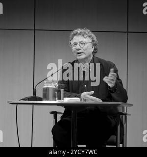 Ingo Schulze BEI der Lesung von Zu Gast im Westen in der Akademie der Künste, Berlin, Pariser Platz *** Ingo Schulze à la lecture de Zu Gast im Westen à l'Akademie der Künste, Berlin, Pariser Platz Banque D'Images