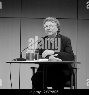 Ingo Schulze BEI der Lesung von Zu Gast im Westen in der Akademie der Künste, Berlin, Pariser Platz *** Ingo Schulze à la lecture de Zu Gast im Westen à l'Akademie der Künste, Berlin, Pariser Platz Banque D'Images