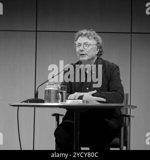 Ingo Schulze BEI der Lesung von Zu Gast im Westen in der Akademie der Künste, Berlin, Pariser Platz *** Ingo Schulze à la lecture de Zu Gast im Westen à l'Akademie der Künste, Berlin, Pariser Platz Banque D'Images