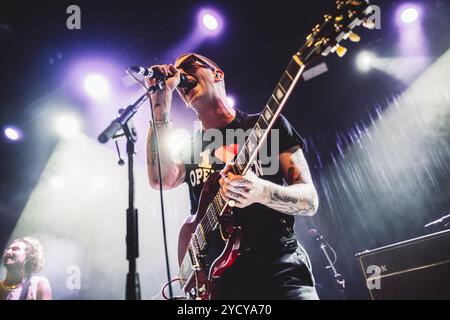 Copenhague, Danemark. 21 octobre 2024. Le groupe de punk rock anglais Kid Kapichi donne un concert à Amager Bio à Copenhague. Ici, le chanteur Jack Wilson est vu en direct sur scène. Banque D'Images