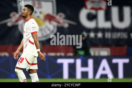 Leipzig, Allemagne. 23 octobre 2024. Benjamin Henrichs réagit lors de leur match de l'UEFA Champions League entre le RB Leipzig et le Liverpool FC au Red Bull Arena Stadion . Crédit : Davide Elias / Alamy Live News Banque D'Images