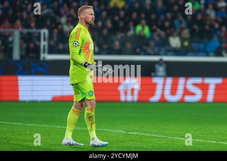 Bergame, Italie. 23 octobre 2024. Kasper Schmeichel du Celtic FC vu en action lors du match de football UEFA Champions League 2024/25 phase - Matchday3 entre Atalanta BC et Celtic FC au Gewiss Stadium. Score final : Atalanta BC 0 : 0 Celtic FC. (Photo de Fabrizio Carabelli/SOPA images/Sipa USA) crédit : Sipa USA/Alamy Live News Banque D'Images