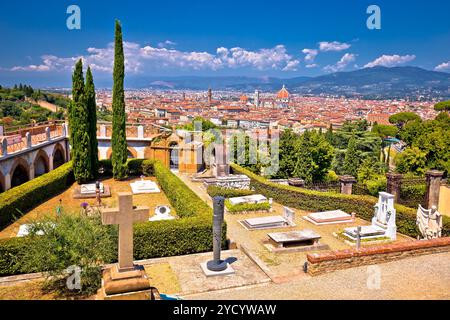 Vue panoramique du paysage urbain de Florence depuis San Miniato al Monte Banque D'Images