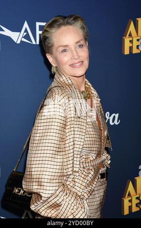 HOLLYWOOD, CALIFORNIE - 23 OCTOBRE : Sharon Stone assiste à la première de 'Zurwaski V Texas' lors du AFI Fest 2024 au TCL Chinese 6 Theatres en octobre Banque D'Images