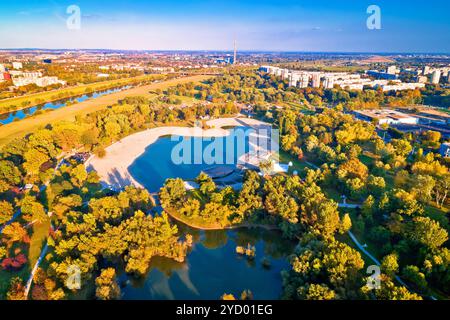 Lac Bundek et ville de Zagreb vue aérienne d'automne Banque D'Images