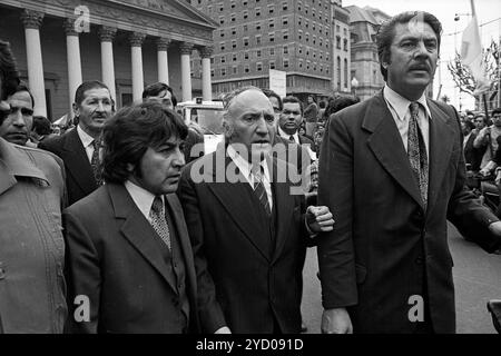 Lorenzo Miguel, leader syndical argentin, aux funérailles de José Ignacio Rucci, Buenos Aires, Argentine, 26 septembre 1973. Banque D'Images