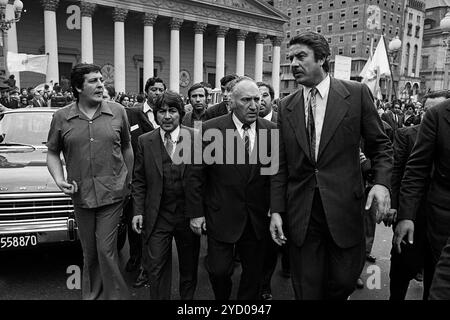 Lorenzo Miguel, leader syndical argentin, aux funérailles de José Ignacio Rucci, Buenos Aires, Argentine, 26 septembre 1973. Banque D'Images