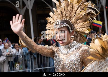 Columbia a été bien représenté dans le défilé de la Journée internationale hispanique de 2024 sur la 5e Avenue à New York. Banque D'Images