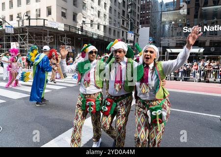 Columbia a été bien représenté dans le défilé de la Journée internationale hispanique de 2024 sur la 5e Avenue à New York. Banque D'Images