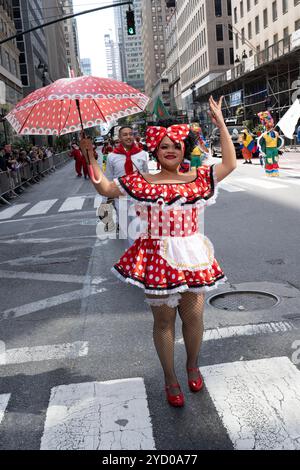 Columbia a été bien représenté dans le défilé de la Journée internationale hispanique de 2024 sur la 5e Avenue à New York. Banque D'Images