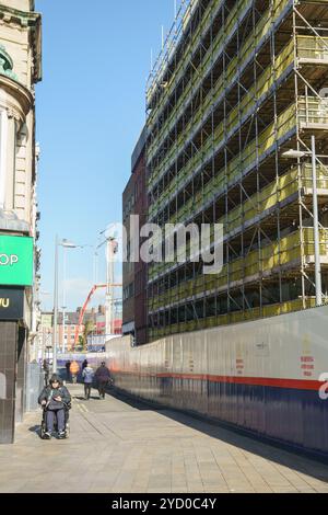 Travaux de rénovation en cours sur l'ancien bâtiment BHS/Co Op. Les plans sont de créer des maisons, et des unités de vente au détail et de loisirs. Banque D'Images