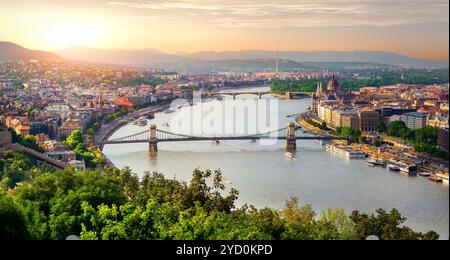 Panorama de Budapest d'été Banque D'Images