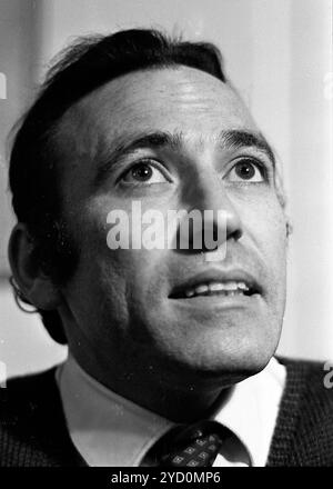 Le pianiste classique argentin Miguel Angel Estrella lors d'une interview à la presse à Buenos Aires, Argentine, le 26 mai 1970. Banque D'Images