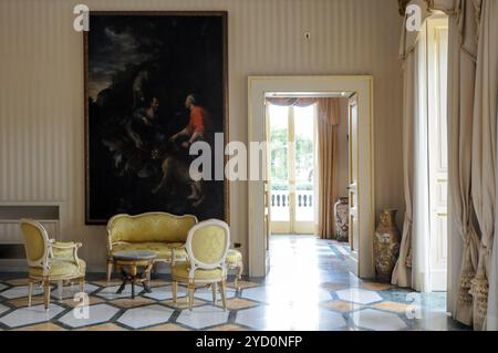 Intérieur d'une chambre dans la Villa Rosebery à Posillipo, résidence du Président de la République lors de ses visites à Naples Banque D'Images