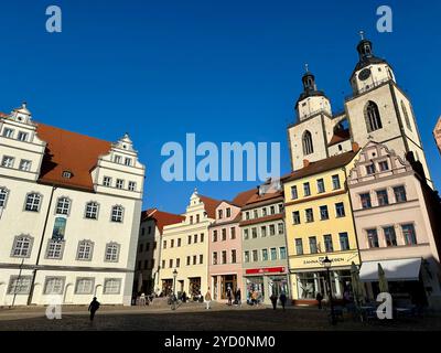 Place du marché à Lutherstadt Wittenberg avec la Stadtkirche et les Altes Rathaus, Saxe-Anhalt, Allemagne Banque D'Images