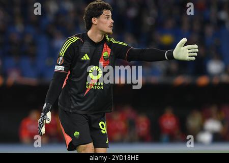 Rome, Latium. 24 octobre 2024. Mile Svilar de L'AS Roma lors du premier tour de qualification de la Ligue Europa - match de 3ème manche entre Roma et Dynamo Kiyv au stade olympique, Italie, le 24 octobre 2024. AllShotLive Credit : Sipa USA/Alamy Live News Banque D'Images