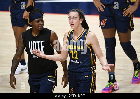 Uncasville, Connecticut, États-Unis. 22 septembre 2024. Caitlin Clark (22 ans), gardienne de la fièvre de l'Indiana, réagit lors du match 1 du premier tour des séries éliminatoires de la WNBA entre la fièvre de l'Indiana et le Sun du Connecticut au Mohegan Sun Arena à Uncasville, Connecticut. Erica Denhoff/CSM/Alamy Live News Banque D'Images